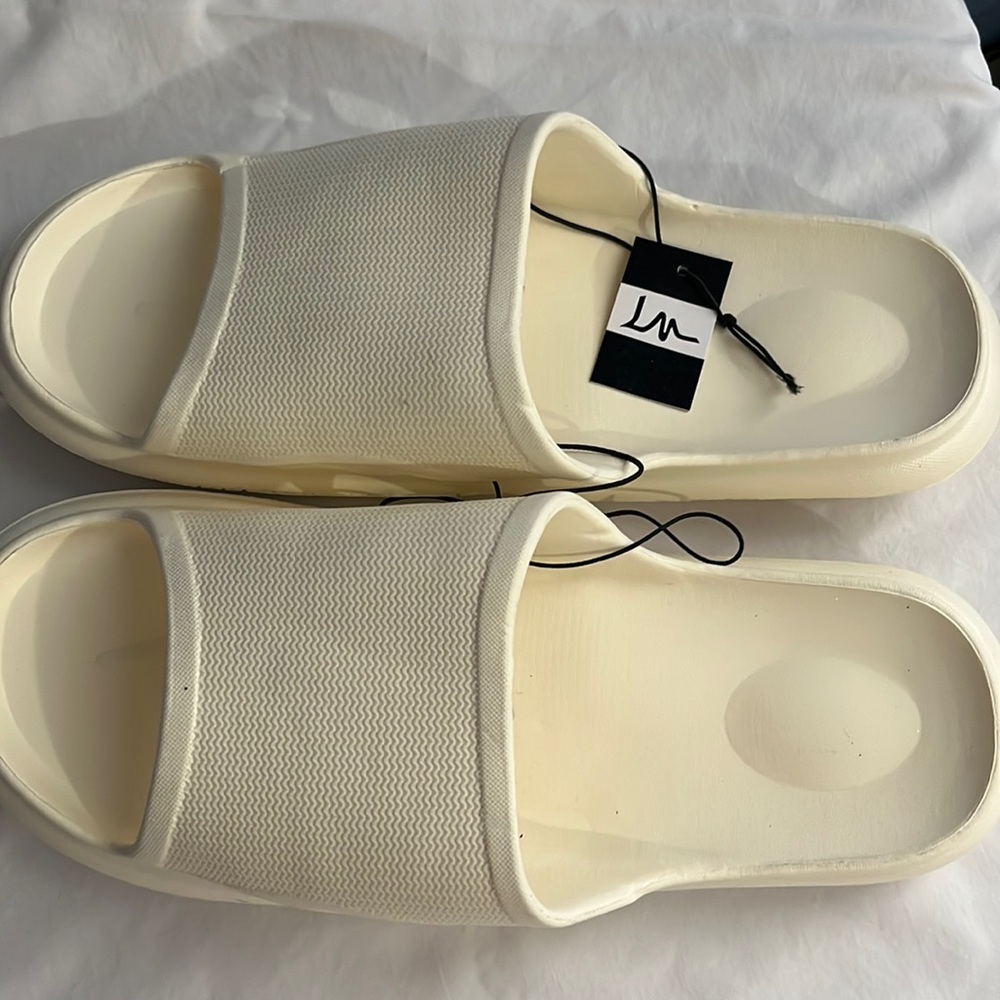 House/shower slippers
